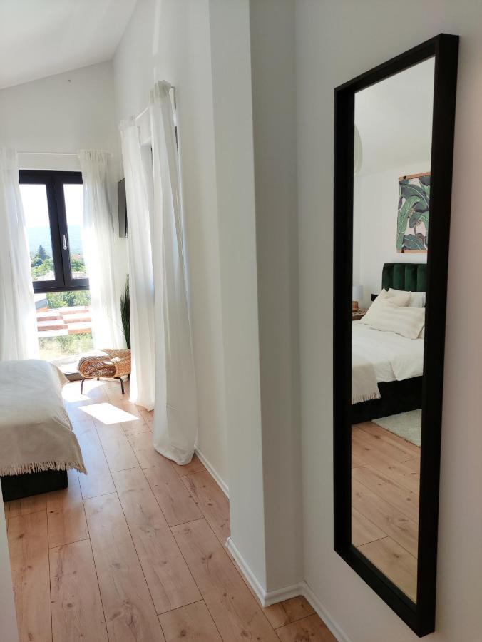 Lazy 8 Villa Garica Bagian luar foto